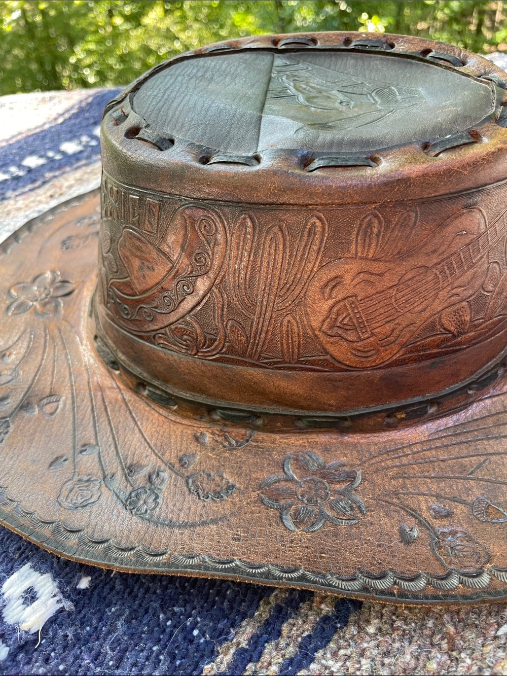 VINTAGE HAND TOOLED EMBOSSED AND STITCHED LEATHER COWBOY HAT - Picture 14 of 15